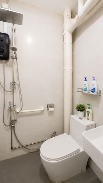 151 Petir Road, 151 Petir Road, 4 Bedrooms, 1,560 sqft, HDB Flat For Sale, by Johnson Lim, 500158462 - Bathroom - PropertyGuru.com.sg