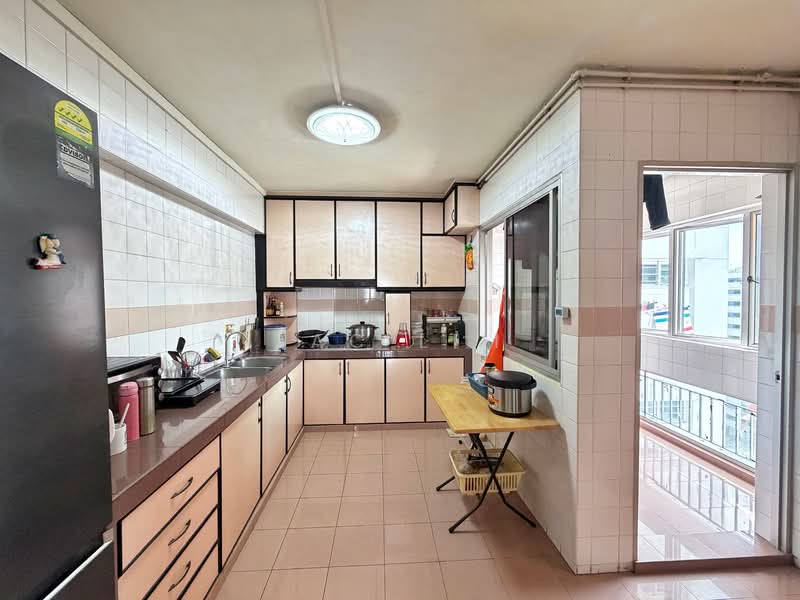 856 Jurong West Street 81, 856 Jurong West Street 81, 3 Bedrooms, 1,119 sqft, HDB Flat For Sale, by Zac Lim, 500158464 - Kitchen - PropertyGuru.com.sg