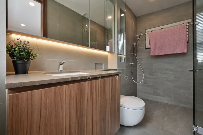 CLUNY PARK ROAD, , 5 Bedrooms, 6,458 sqft, Detached House For Sale, by Evon Ng, 500158482 - Bathroom - PropertyGuru.com.sg