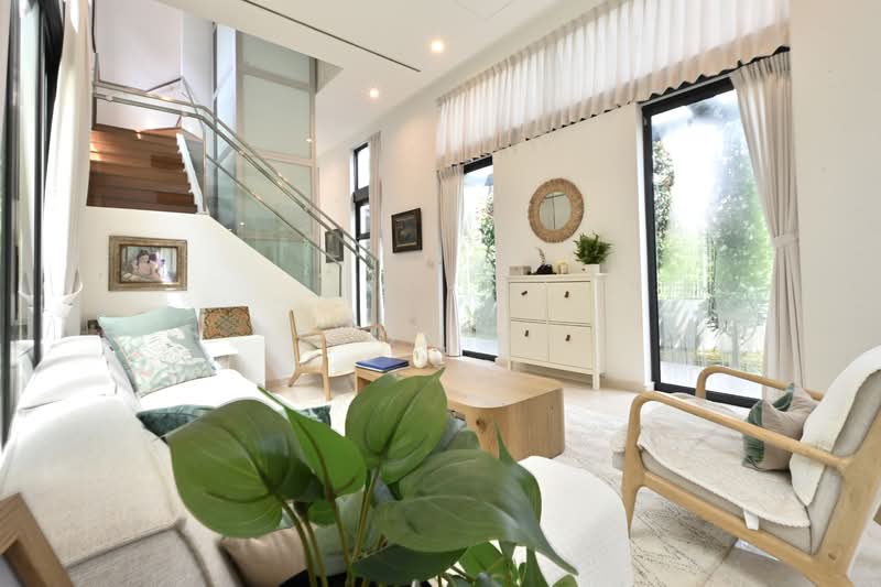CLUNY PARK ROAD, CLUNY PARK ROAD, 5 Bedrooms, 6,479 sqft, Detached House For Sale, by Evon Ng, 500158484 - Living Room - PropertyGuru.com.sg