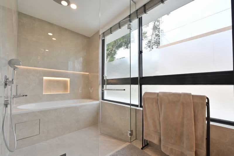 CLUNY PARK ROAD, CLUNY PARK ROAD, 5 Bedrooms, 6,479 sqft, Detached House For Sale, by Evon Ng, 500158484 - Bathroom - PropertyGuru.com.sg