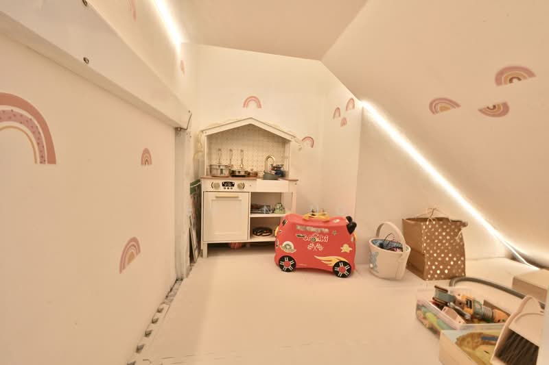 CLUNY PARK ROAD, CLUNY PARK ROAD, 5 Bedrooms, 6,479 sqft, Detached House For Sale, by Evon Ng, 500158484 - Under the stairs - PropertyGuru.com.sg