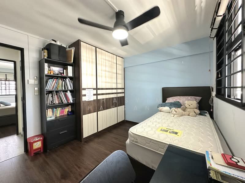 514 Bukit Batok Street 52, 514 Bukit Batok Street 52, 3 Bedrooms, 1,108 sqft, HDB Flat For Sale, by Siti Hasyimah Hassan, 500158496 - Bedroom - PropertyGuru.com.sg
