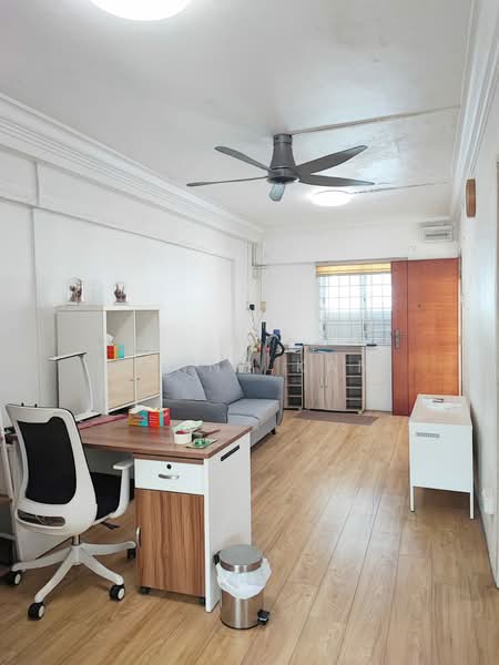 229 Bukit Batok East Avenue 3, 229 Bukit Batok East Avenue 3, 2 Bedrooms, 721 sqft, HDB Flat For Rent, by Kenny Kan, 500158498 - Living Room - PropertyGuru.com.sg