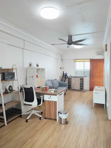 229 Bukit Batok East Avenue 3, 229 Bukit Batok East Avenue 3, 2 Bedrooms, 721 sqft, HDB Flat For Rent, by Kenny Kan, 500158498 - Study - PropertyGuru.com.sg