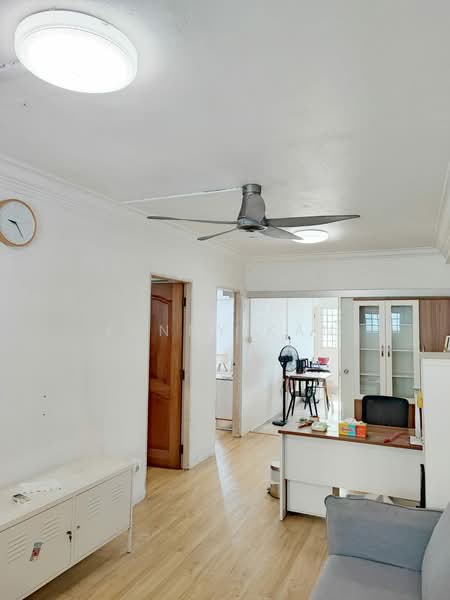 229 Bukit Batok East Avenue 3, 229 Bukit Batok East Avenue 3, 2 Bedrooms, 721 sqft, HDB Flat For Rent, by Kenny Kan, 500158498 - Living Room - PropertyGuru.com.sg