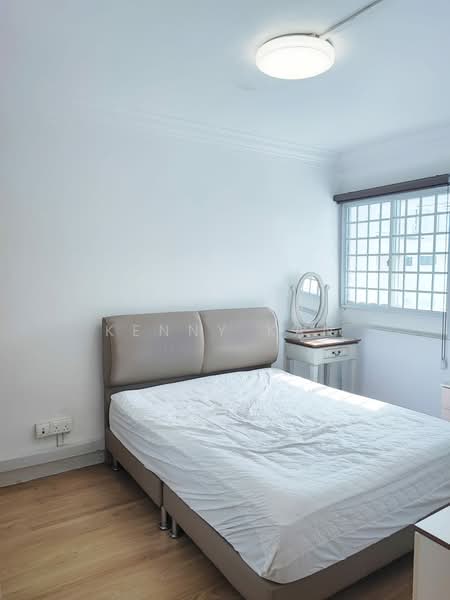 229 Bukit Batok East Avenue 3, 229 Bukit Batok East Avenue 3, 2 Bedrooms, 721 sqft, HDB Flat For Rent, by Kenny Kan, 500158498 - Bedroom - PropertyGuru.com.sg