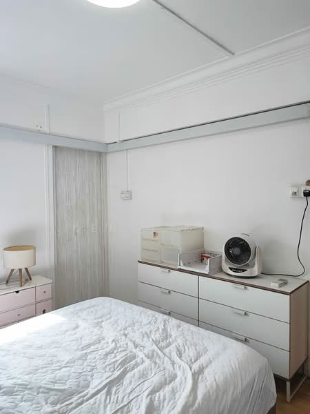 229 Bukit Batok East Avenue 3, 229 Bukit Batok East Avenue 3, 2 Bedrooms, 721 sqft, HDB Flat For Rent, by Kenny Kan, 500158498 - Bedroom - PropertyGuru.com.sg