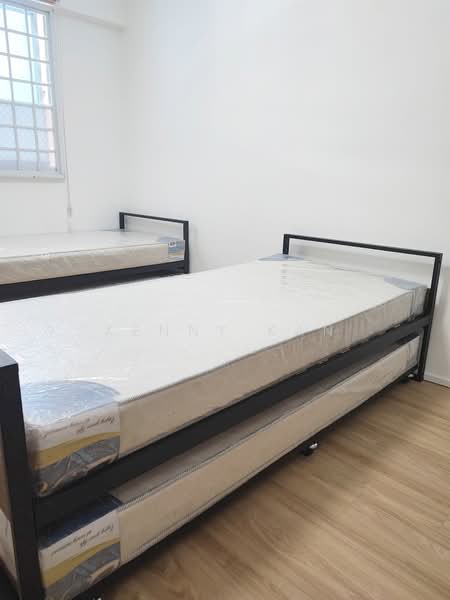 229 Bukit Batok East Avenue 3, 229 Bukit Batok East Avenue 3, 2 Bedrooms, 721 sqft, HDB Flat For Rent, by Kenny Kan, 500158498 - Bedroom - PropertyGuru.com.sg