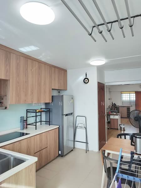 229 Bukit Batok East Avenue 3, 229 Bukit Batok East Avenue 3, 2 Bedrooms, 721 sqft, HDB Flat For Rent, by Kenny Kan, 500158498 - Kitchen - PropertyGuru.com.sg