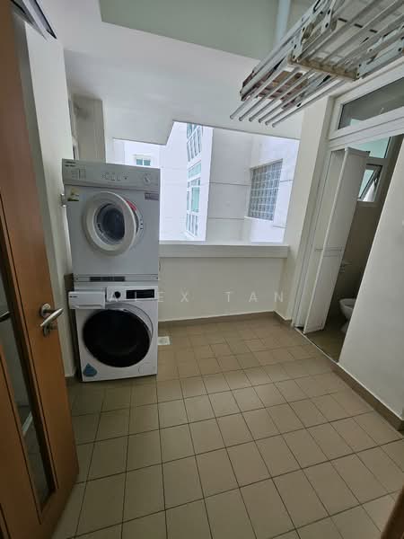 Summerhill, 52 Hume Avenue, 3 Bedrooms, 1,604 sqft, Condominium For Rent, by Alex Tan, 500158499 - Balcony - PropertyGuru.com.sg
