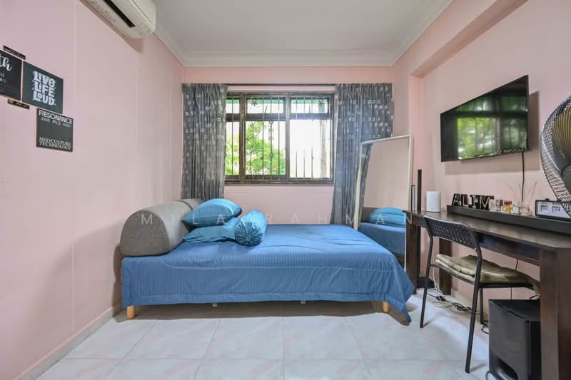 553 Woodlands Drive 44, 553 Woodlands Drive 44, 3 Bedrooms, 1,237 sqft, HDB Flat For Sale, by Mila Rahman, 500158505 - Bedroom - PropertyGuru.com.sg