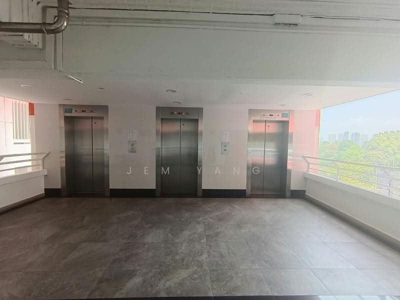 People's Park Complex, 1 Park Road, Boat Quay / Raffles Place / Marina, 6 Bedrooms, 1,119 sqft, Apartment For Sale, by Jem Yang, 500158510 - Corridor - PropertyGuru.com.sg