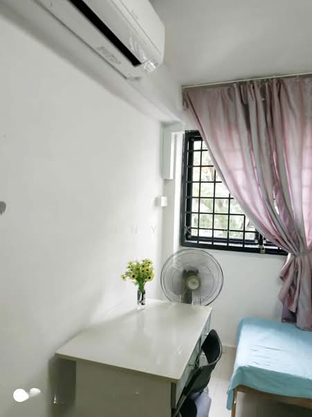456 Tampines Street 42, 456 Tampines Street 42, Room Rental, 100 sqft, HDB Flat For Rent, by Kenny Kan, 500158519 - Bedroom - PropertyGuru.com.sg