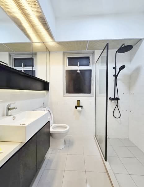 233B Sumang Lane, 233B Sumang Lane, 3 Bedrooms, 1,216 sqft, HDB Flat For Sale, by Adrian Tan, 500158523 - Bathroom - PropertyGuru.com.sg