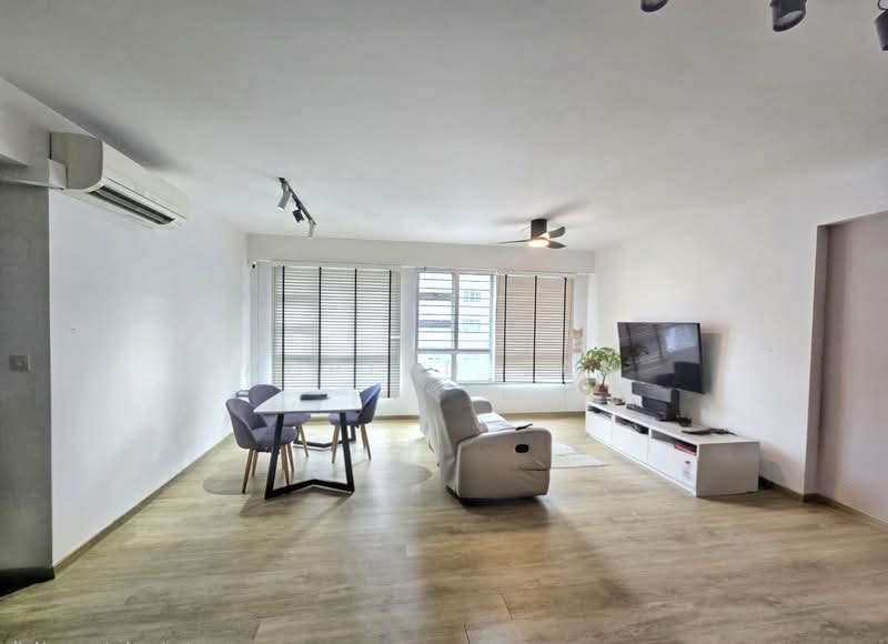 233B Sumang Lane, 233B Sumang Lane, 3 Bedrooms, 1,216 sqft, HDB Flat For Sale, by Adrian Tan, 500158523 - Living Room - PropertyGuru.com.sg
