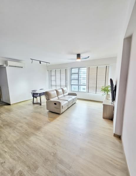 233B Sumang Lane, 233B Sumang Lane, 3 Bedrooms, 1,216 sqft, HDB Flat For Sale, by Adrian Tan, 500158523 - Living Room - PropertyGuru.com.sg