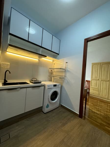 Summerdale, 2 Boon Lay Drive, 3 Bedrooms, 1,000 sqft, Condominium For Rent, by Tony Lu, 500158526 - Kitchen - PropertyGuru.com.sg