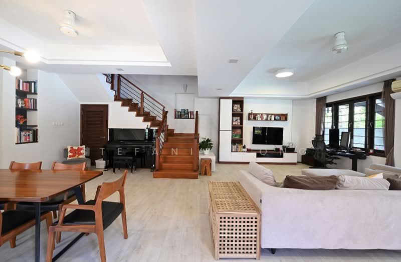 Tropical Modern Corner Terrace at Serangoon Gardens, , 5 Bedrooms, 2,800 sqft, Corner Terrace For Sale, by Stefanie Wong, 500158535 - Living Room - PropertyGuru.com.sg