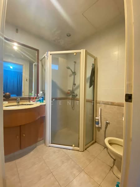 Regent Grove, 52 Choa Chu Kang North 7, 2 Bedrooms, 926 sqft, Condominium For Sale, by Vincent Tay, 500158544 - Bathroom - PropertyGuru.com.sg