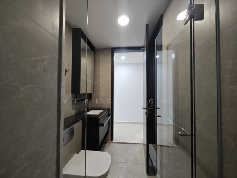 Park Colonial, 2 Woodleigh Lane, 4 Bedrooms, 1,249 sqft, Condominium For Rent, by Vernon Low, 500158562 - PropertyGuru.com.sg