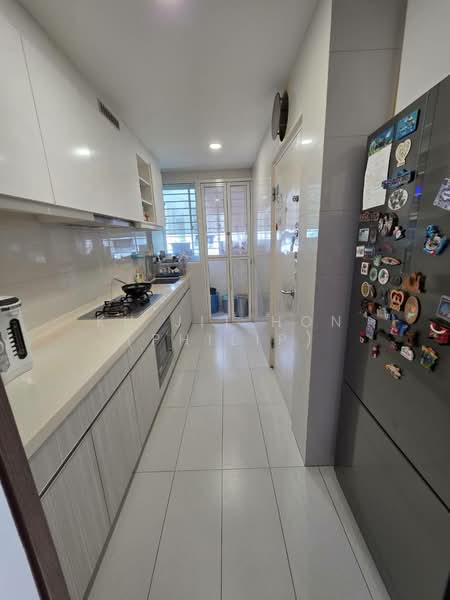 1 Canberra, 15 Canberra Drive, 3 Bedrooms, 1,044 sqft, Executive Condominium For Sale, by Ku Jit Hon (Philip), 500158577 - Kitchen - PropertyGuru.com.sg
