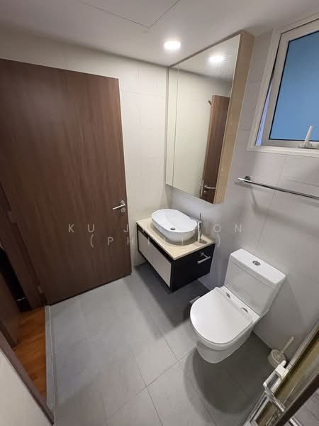 1 Canberra, 15 Canberra Drive, 3 Bedrooms, 1,044 sqft, Executive Condominium For Sale, by Ku Jit Hon (Philip), 500158577 - Bathroom - PropertyGuru.com.sg