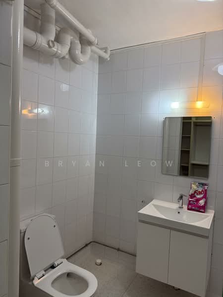 311A Anchorvale Lane, 311A Anchorvale Lane, 3 Bedrooms, 968 sqft, HDB Flat For Rent, by Bryan Leow, 500158578 - Bathroom - PropertyGuru.com.sg