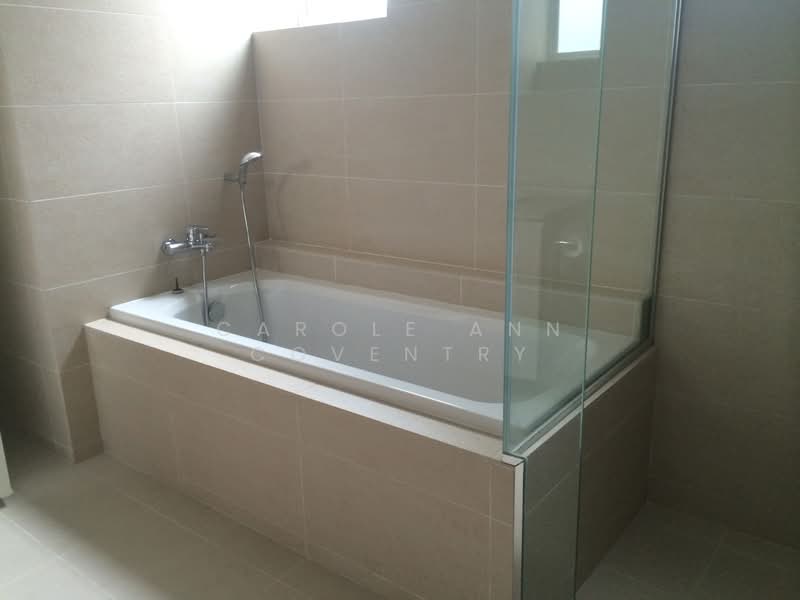 Duchess Crest, 84 Duchess Avenue, 4 Bedrooms, 1,883 sqft, Condominium For Rent, by Carole Ann Coventry, 500158595 - Bathroom - PropertyGuru.com.sg