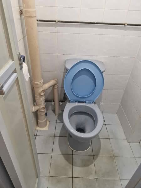 96 Lorong 3 Toa Payoh, 96 Lorong 3 Toa Payoh, Room Rental, 140 sqft, HDB Flat For Rent, by Rose Ting, 500158616 - Bathroom - PropertyGuru.com.sg