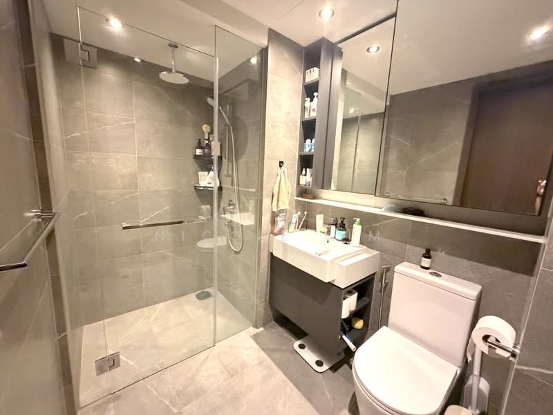 Riverfront Residences, 41 Hougang Avenue 7, 2 Bedrooms, 614 sqft, Condominium For Sale, by Nicole Lim, 500158623 - Bathroom - PropertyGuru.com.sg