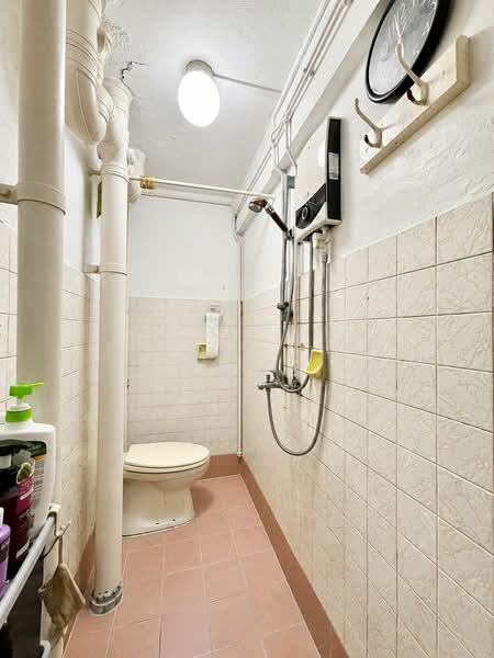 98 Commonwealth Crescent, 98 Commonwealth Crescent, 2 Bedrooms, 635 sqft, HDB Flat For Sale, by Jason Liew 俊明, 500158626 - Bathroom - PropertyGuru.com.sg