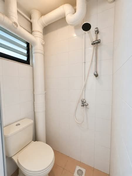98 Commonwealth Crescent, 98 Commonwealth Crescent, 2 Bedrooms, 635 sqft, HDB Flat For Sale, by Jason Liew 俊明, 500158626 - Bathroom - PropertyGuru.com.sg