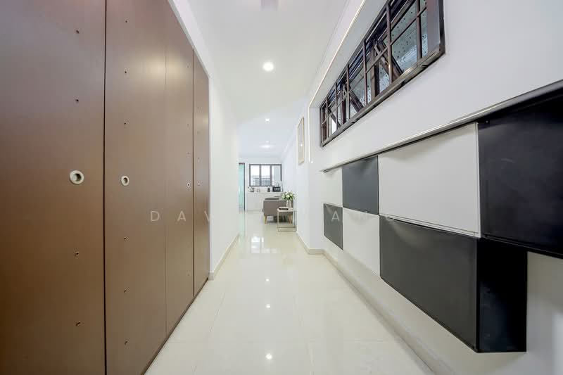 298B Compassvale Street, 298B Compassvale Street, 3 Bedrooms, 1,291 sqft, HDB Flat For Sale, by David Wang, 500158627 - Corridor - PropertyGuru.com.sg