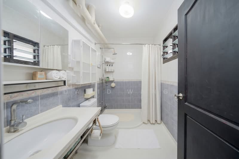 298B Compassvale Street, 298B Compassvale Street, 3 Bedrooms, 1,291 sqft, HDB Flat For Sale, by David Wang, 500158627 - Bathroom - PropertyGuru.com.sg