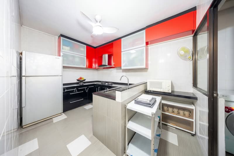 298B Compassvale Street, 298B Compassvale Street, 3 Bedrooms, 1,291 sqft, HDB Flat For Sale, by David Wang, 500158627 - Kitchen - PropertyGuru.com.sg