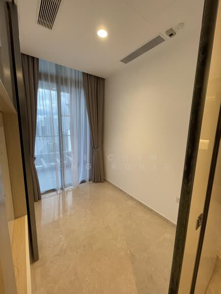 Cairnhill Nine, 15 Cairnhill Road, 3 Bedrooms, 1,066 sqft, Condominium For Sale, by Lee Chun Peng Adnic, 500158636 - Balcony - PropertyGuru.com.sg