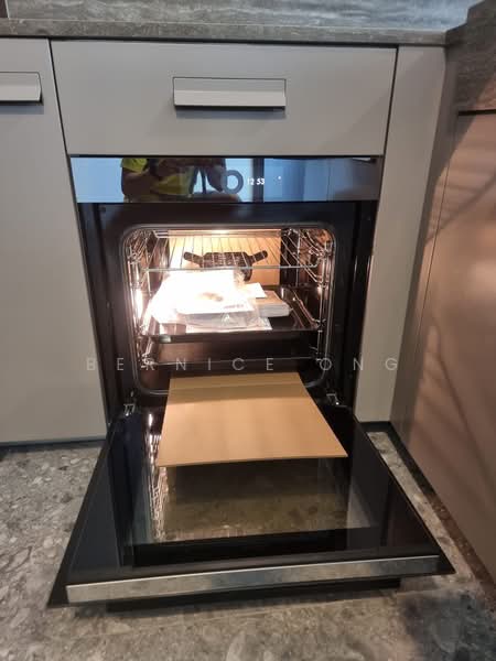 One Pearl Bank, 1 Pearl Bank, 1 Bedroom, 527 sqft, Condominium For Rent, by Bernice Ong, 500158640 - Kitchen - PropertyGuru.com.sg