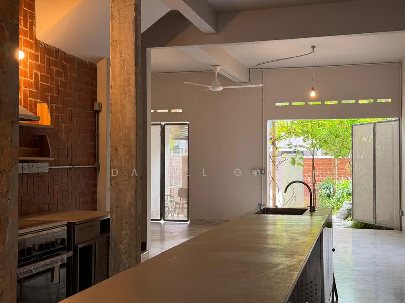 9 Elite Terrace, , 3 Bedrooms, 2,500 sqft, Terraced House For Rent, by Daniel Gan, 500158643 - Kitchen - PropertyGuru.com.sg