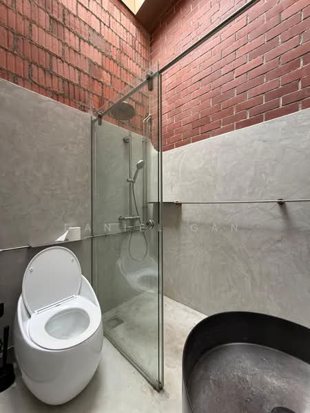 9 Elite Terrace, , 3 Bedrooms, 2,500 sqft, Terraced House For Rent, by Daniel Gan, 500158643 - Bathroom - PropertyGuru.com.sg