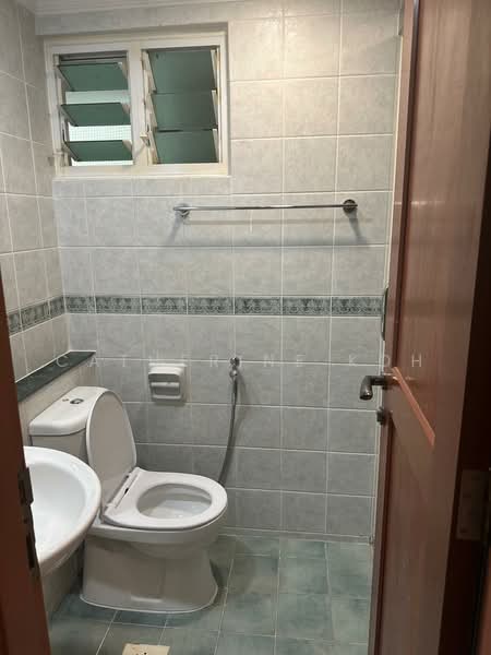 Emerald Garden, 33 Club Street, Room Rental, 100 sqft, Condominium For Rent, by Catherine Koh, 500158646 - Bathroom 0326 - PropertyGuru.com.sg