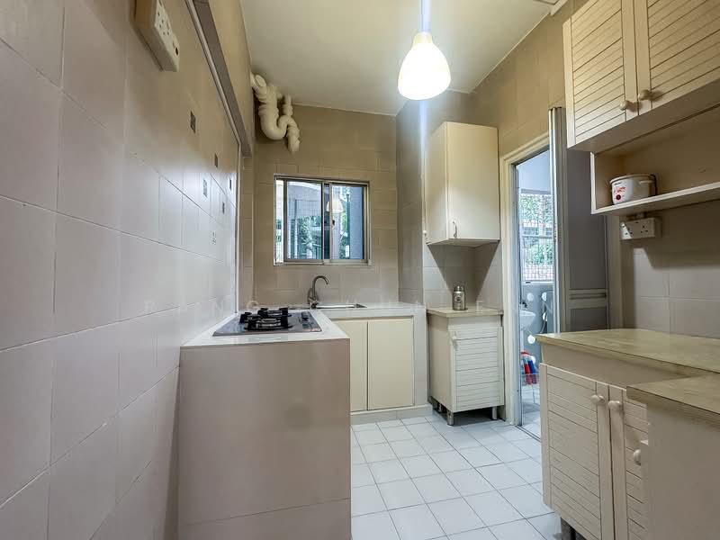 Hollywood Apartments, 110-110D Oxley Rise, 3 Bedrooms, 990 sqft, Apartment For Rent, by Pang Chun Enn, 500158652 - Kitchen - PropertyGuru.com.sg
