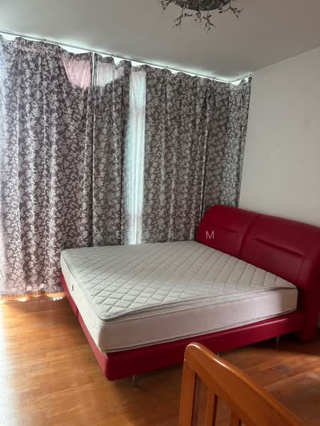 Hillview Regency, 28 Bukit Batok East Avenue 2, 3 Bedrooms, 1,119 sqft, Condominium For Sale, by Ken Lim, 500158654 - Bedroom - PropertyGuru.com.sg