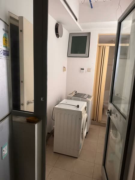 Hillview Regency, 28 Bukit Batok East Avenue 2, 3 Bedrooms, 1,119 sqft, Condominium For Sale, by Ken Lim, 500158654 - Interior - PropertyGuru.com.sg