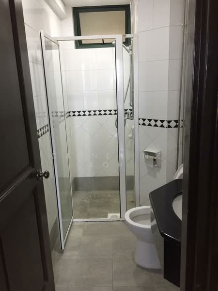 The Bencoolen, 180A Bencoolen Street, Room Rental, 100 sqft, Apartment For Rent, by Catherine Koh, 500158662 - Bathroom 1208 - PropertyGuru.com.sg