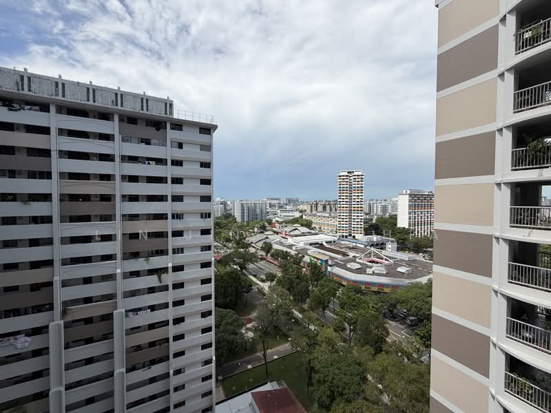 210 Boon Lay Place, 210 Boon Lay Place, 2 Bedrooms, 699 sqft, HDB Flat For Sale, by Lin Jing Sophia, 500158666 - Exterior - PropertyGuru.com.sg