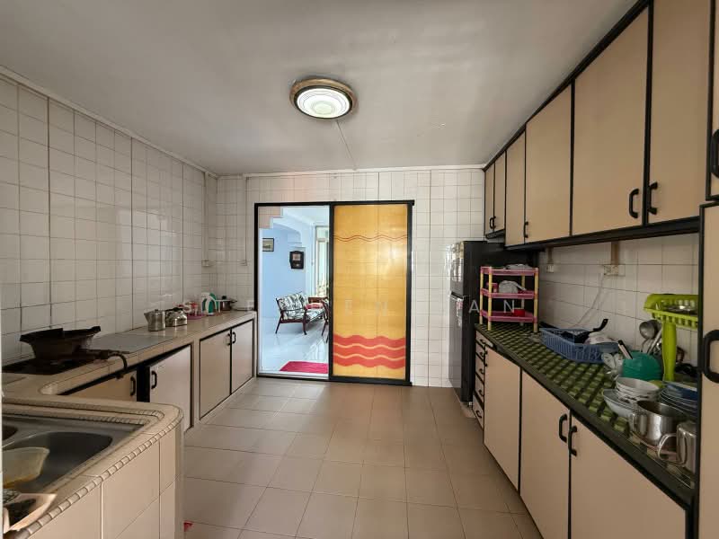 418 Hougang Avenue 8, 418 Hougang Avenue 8, 4 Bedrooms, 1,324 sqft, HDB Flat For Sale, by Stephen Tan, 500158668 - Kitchen - PropertyGuru.com.sg
