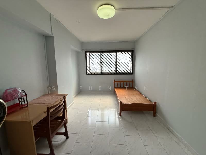 418 Hougang Avenue 8, 418 Hougang Avenue 8, 4 Bedrooms, 1,324 sqft, HDB Flat For Sale, by Stephen Tan, 500158668 - Bedroom - PropertyGuru.com.sg