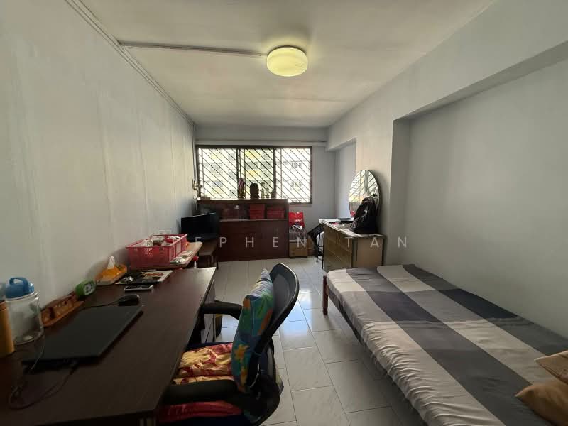 418 Hougang Avenue 8, 418 Hougang Avenue 8, 4 Bedrooms, 1,324 sqft, HDB Flat For Sale, by Stephen Tan, 500158668 - Bedroom - PropertyGuru.com.sg
