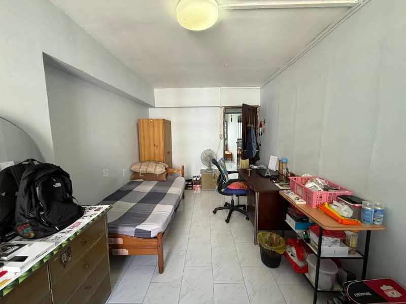 418 Hougang Avenue 8, 418 Hougang Avenue 8, 4 Bedrooms, 1,324 sqft, HDB Flat For Sale, by Stephen Tan, 500158668 - Bedroom - PropertyGuru.com.sg